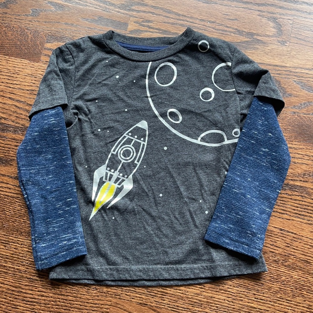 Boys long sleeve shirt size 4t
